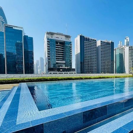 Vera Residences By Damac I 1Br Luxury Aparthotel Дубай Экстерьер фото