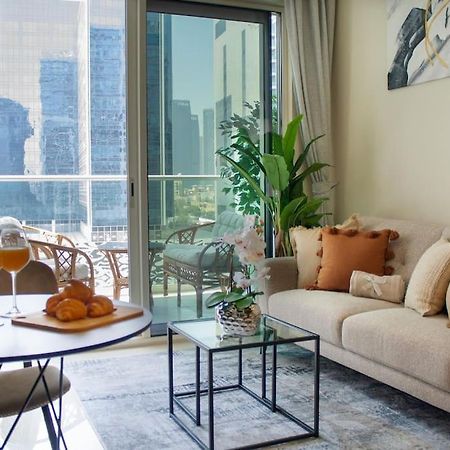 Vera Residences By Damac I 1Br Luxury Aparthotel Дубай Экстерьер фото